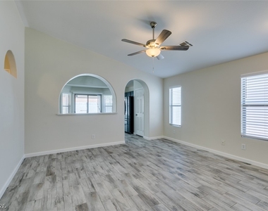 6763 Bison Creek Street - Photo Thumbnail 6