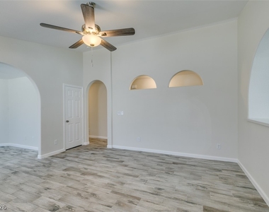 6763 Bison Creek Street - Photo Thumbnail 12
