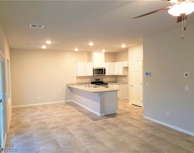 378 Canyon Mist Court - Photo Thumbnail 4