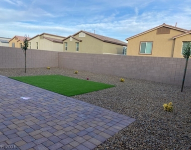 378 Canyon Mist Court - Photo Thumbnail 2