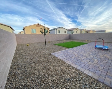 378 Canyon Mist Court - Photo Thumbnail 21