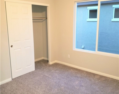 378 Canyon Mist Court - Photo Thumbnail 17