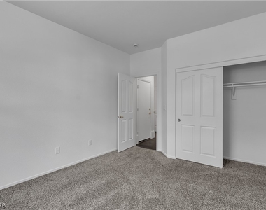 4468 Lobero Avenue - Photo Thumbnail 12