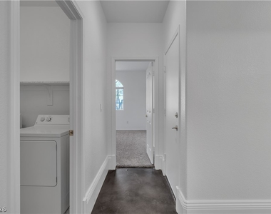 4468 Lobero Avenue - Photo Thumbnail 10