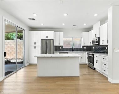 917 Lord Crewe Street - Photo Thumbnail 6