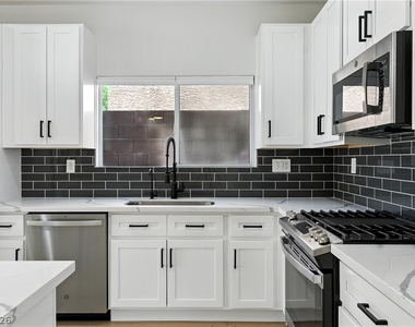 917 Lord Crewe Street - Photo Thumbnail 7