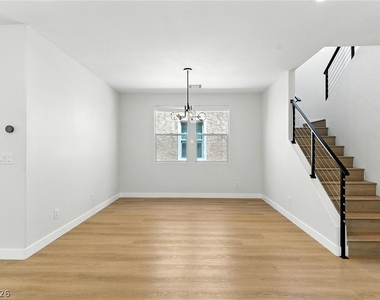 917 Lord Crewe Street - Photo Thumbnail 3
