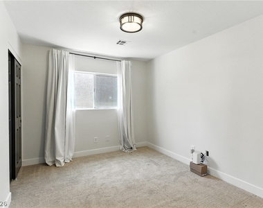917 Lord Crewe Street - Photo Thumbnail 17