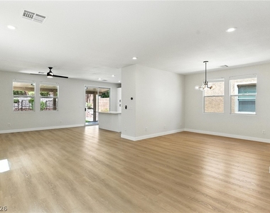 917 Lord Crewe Street - Photo Thumbnail 4