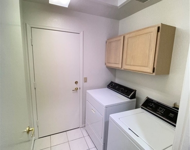 9012 Starmount Drive - Photo Thumbnail 19