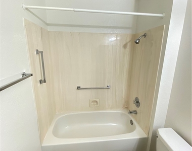 9012 Starmount Drive - Photo Thumbnail 18