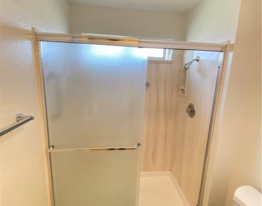 9012 Starmount Drive - Photo Thumbnail 13