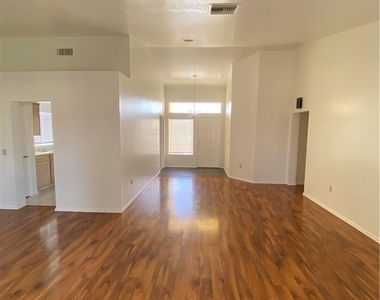 9012 Starmount Drive - Photo Thumbnail 2