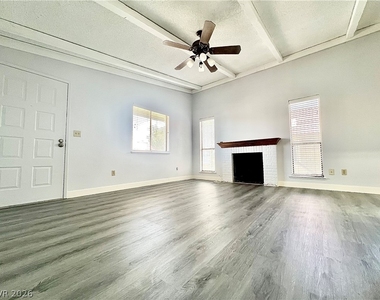 4736 Obannon Drive - Photo Thumbnail 2