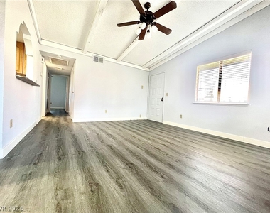 4736 Obannon Drive - Photo Thumbnail 3