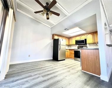 4736 Obannon Drive - Photo Thumbnail 6