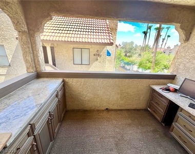 4736 Obannon Drive - Photo Thumbnail 7