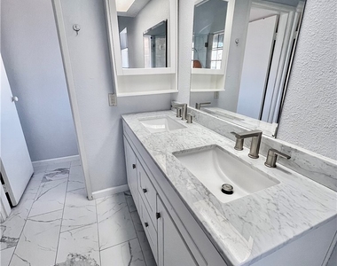 4736 Obannon Drive - Photo Thumbnail 12