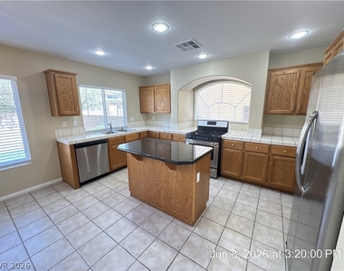 10876 Fishers Island Street - Photo Thumbnail 31
