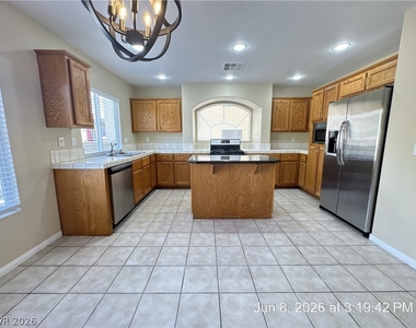 10876 Fishers Island Street - Photo Thumbnail 6