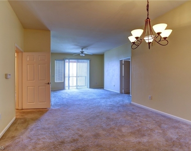 47 E Agate Avenue - Photo Thumbnail 2