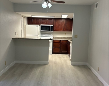 5278 River Glen Drive - Photo Thumbnail 3