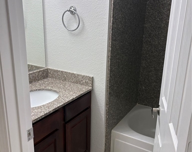 5278 River Glen Drive - Photo Thumbnail 14