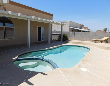 400 Opal Drive - Photo Thumbnail 8