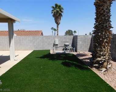 400 Opal Drive - Photo Thumbnail 4