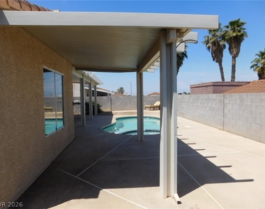 400 Opal Drive - Photo Thumbnail 5