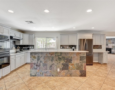4153 Woodcrest Road - Photo Thumbnail 12