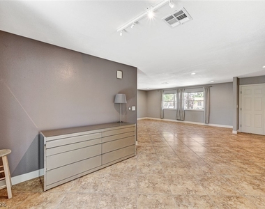 4153 Woodcrest Road - Photo Thumbnail 11