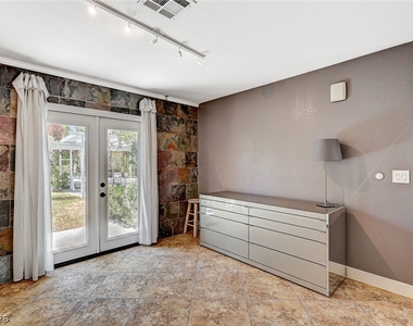 4153 Woodcrest Road - Photo Thumbnail 10