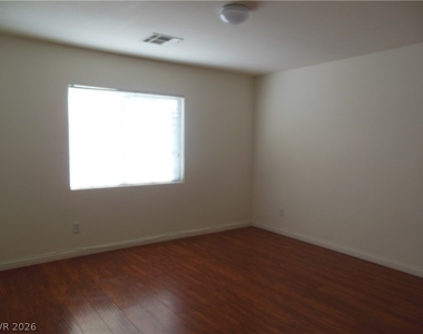 7571 Redwood Point Street - Photo Thumbnail 11
