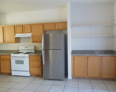 7571 Redwood Point Street - Photo Thumbnail 5