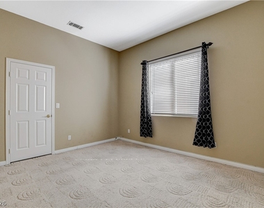 4737 Stavanger Lane - Photo Thumbnail 38
