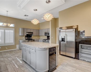 4737 Stavanger Lane - Photo Thumbnail 9