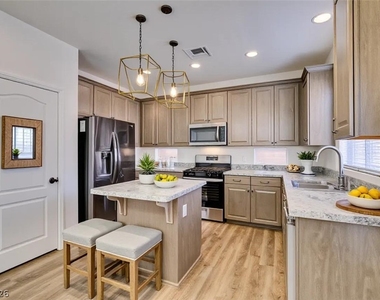 685 Taliput Palm Place - Photo Thumbnail 22