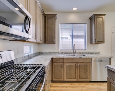 685 Taliput Palm Place - Photo Thumbnail 29