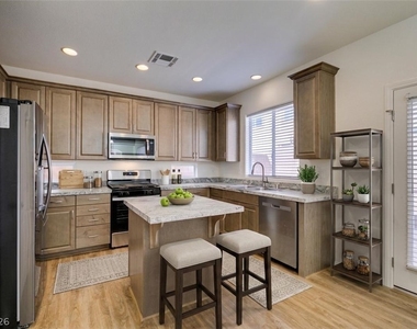 685 Taliput Palm Place - Photo Thumbnail 26