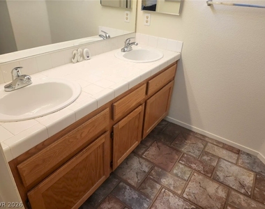 1238 Pagentry Drive - Photo Thumbnail 13