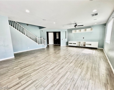 8667 Moon Crater Avenue - Photo Thumbnail 3
