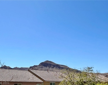 8667 Moon Crater Avenue - Photo Thumbnail 31