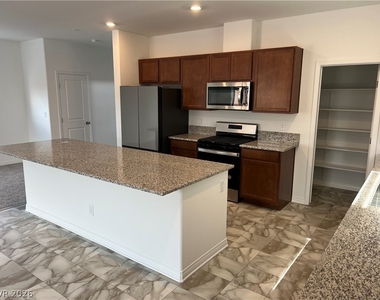 10303 Dallington Street - Photo Thumbnail 4