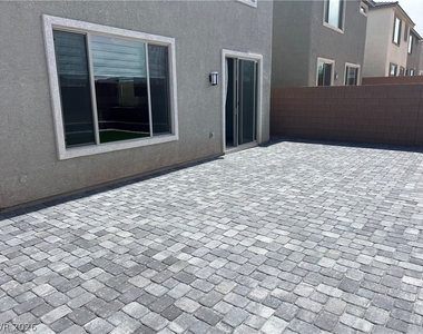 10303 Dallington Street - Photo Thumbnail 12