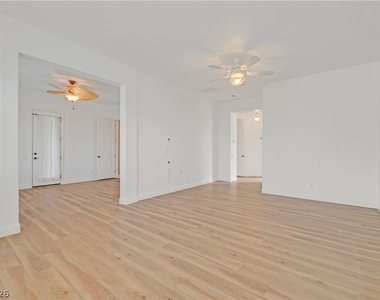 2184 Pont National Drive - Photo Thumbnail 13