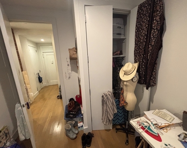 West 48th Street - Photo Thumbnail 9