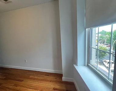 97 Cornelia Street - Photo Thumbnail 6