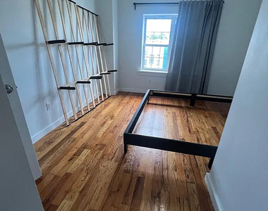 97 Cornelia Street - Photo Thumbnail 7