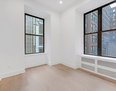 East 31st Street And Madison Avenue - Photo Thumbnail 1